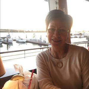 Meet your Posher, Rebeca